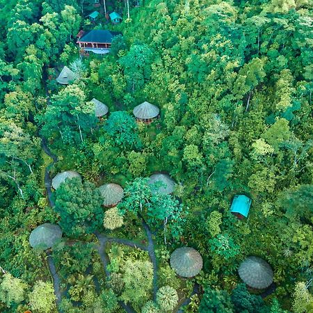 Luna Lodge Carate Екстериор снимка