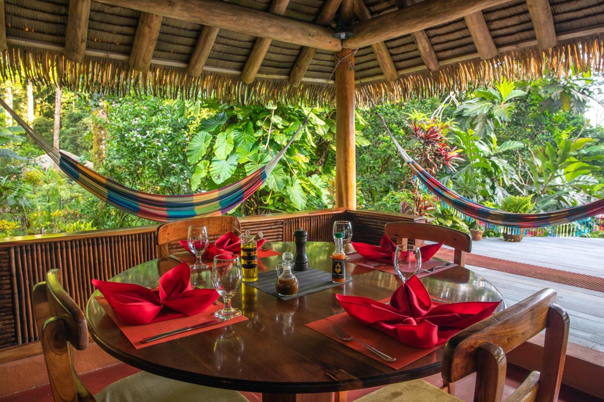 Luna Lodge Carate Екстериор снимка